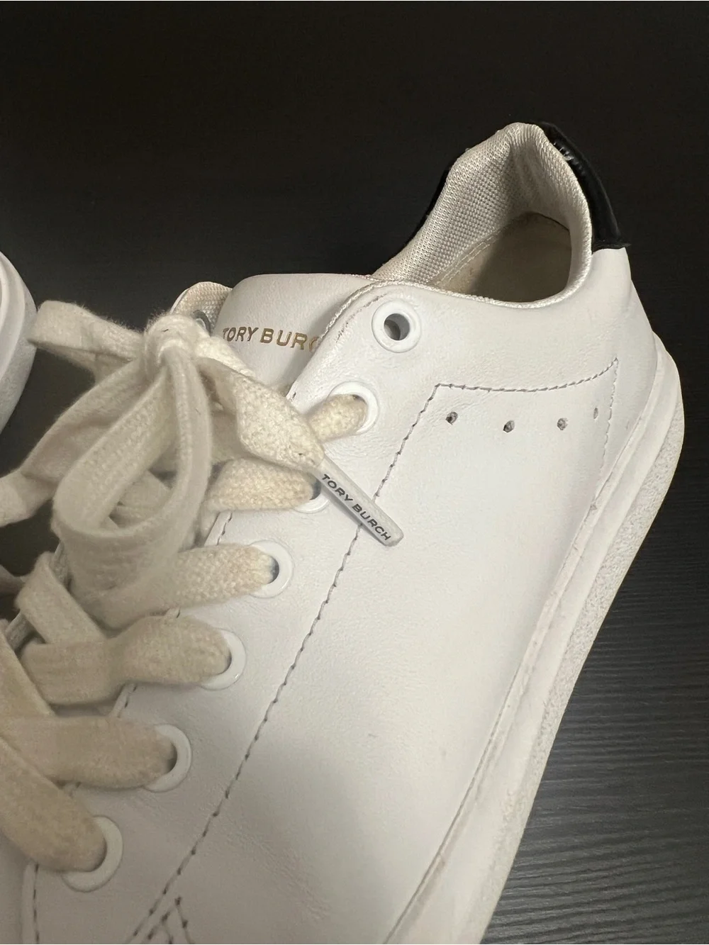 Tory Burch Howell Court Sneaker Size 6.5 White Black Leather Neutral Minimalist
